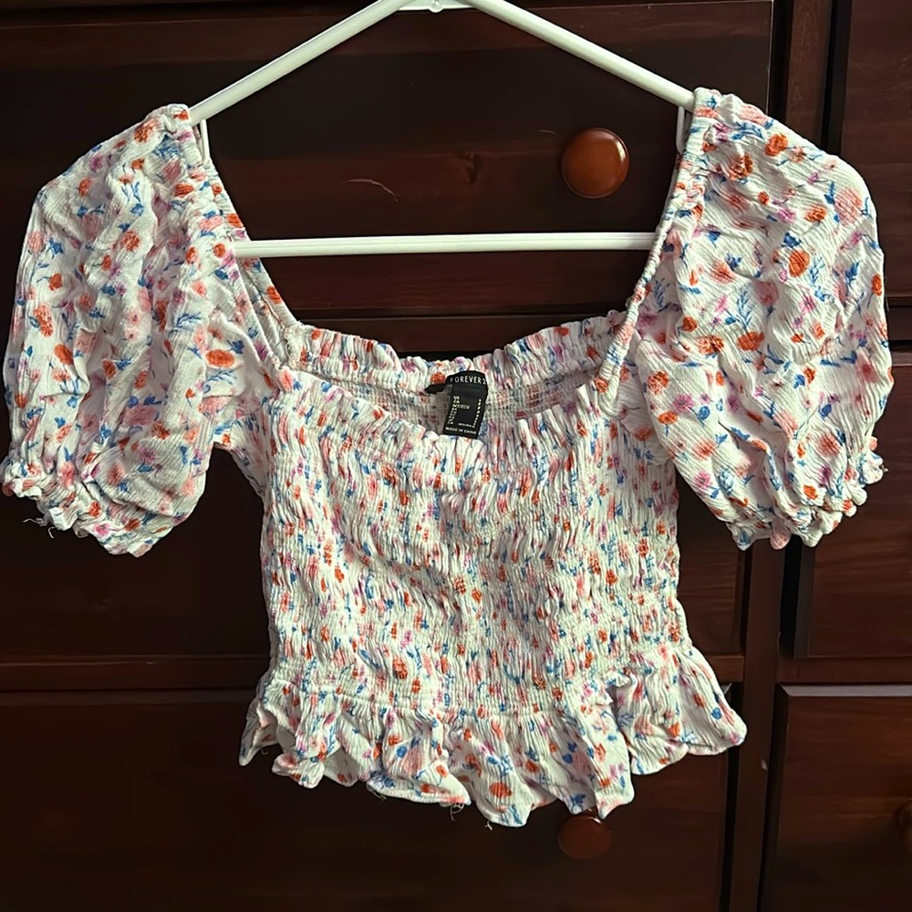 Puff shoulder floral top